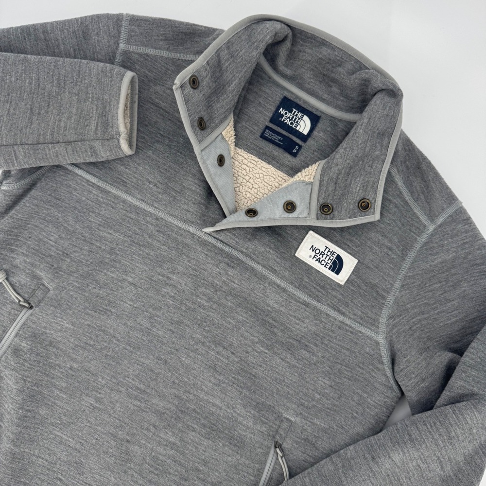 The North Face Men Gordon Lyons Quarter Snap Fleece Pullover Grey Small NF0A33R5